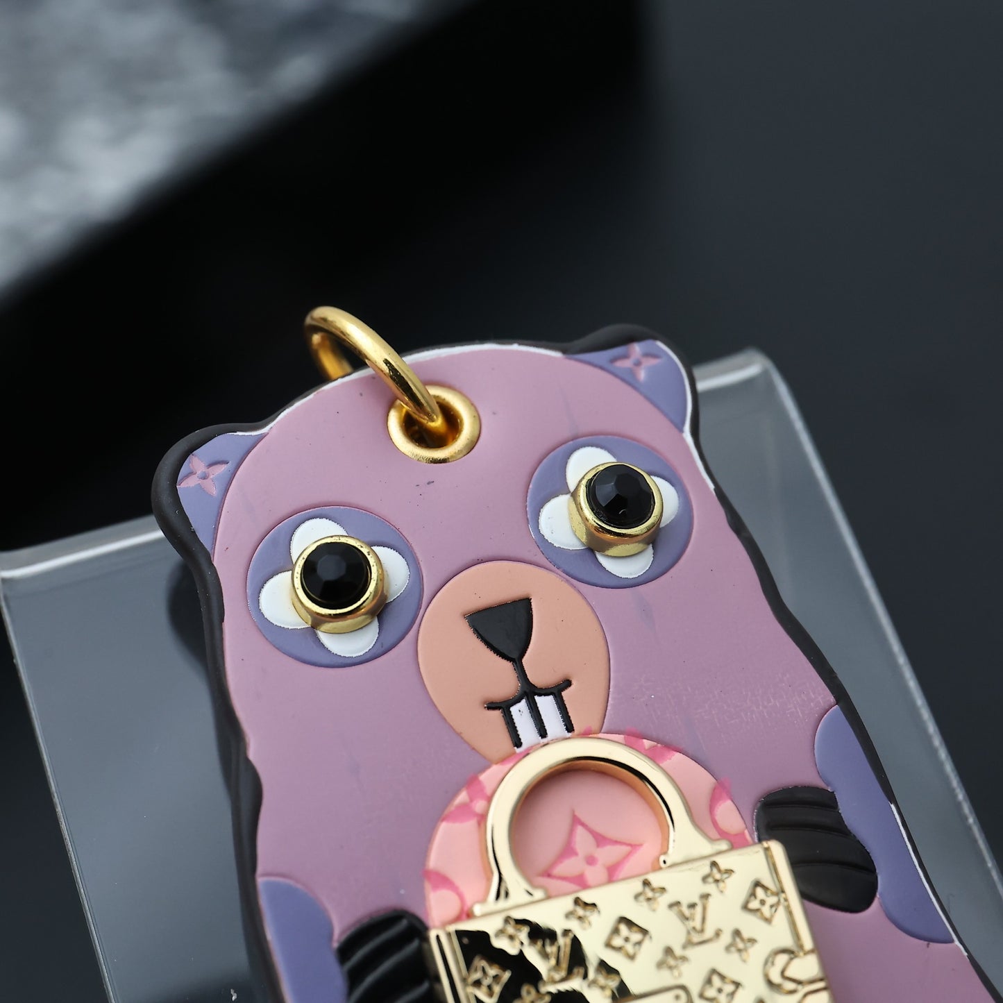 14E88ADE Stylish key closure