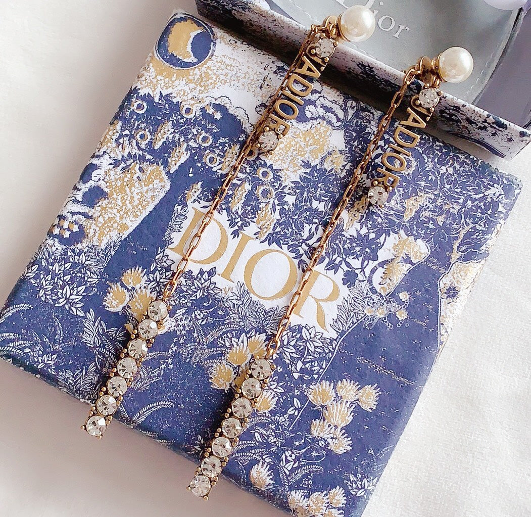 1YD317EDE Stylish Earrings