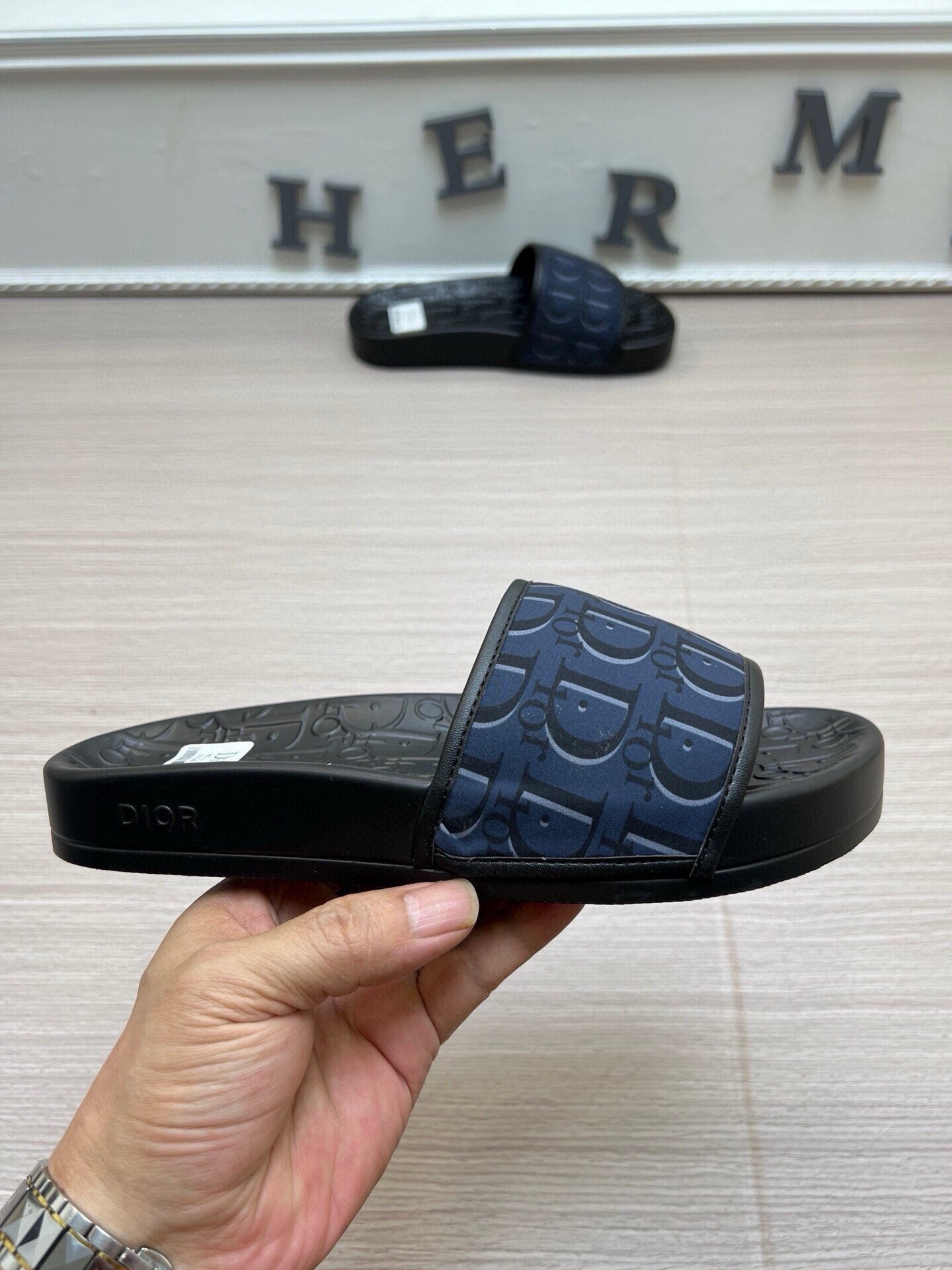 5LD214ZDE Stylish Slippers