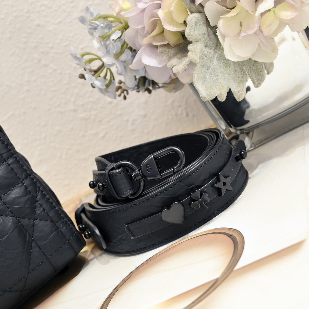 1XD438BDE Stylish leather bag