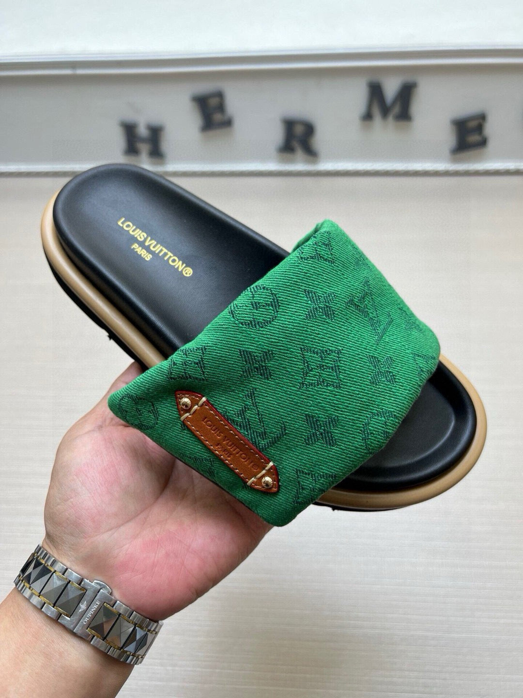 5QE8ZDE Stylish Slippers