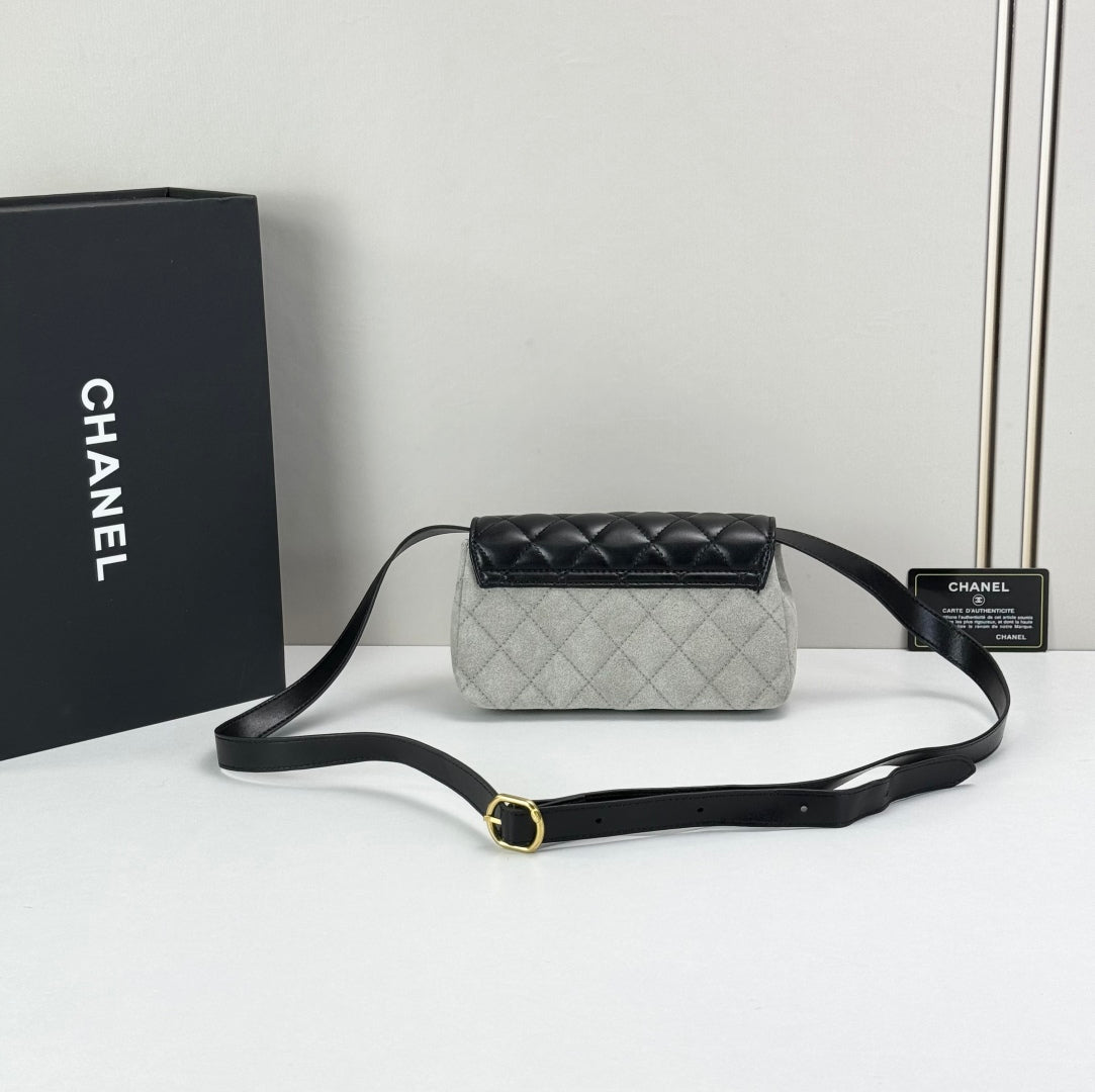 15RC61BDE Stylish leather bag