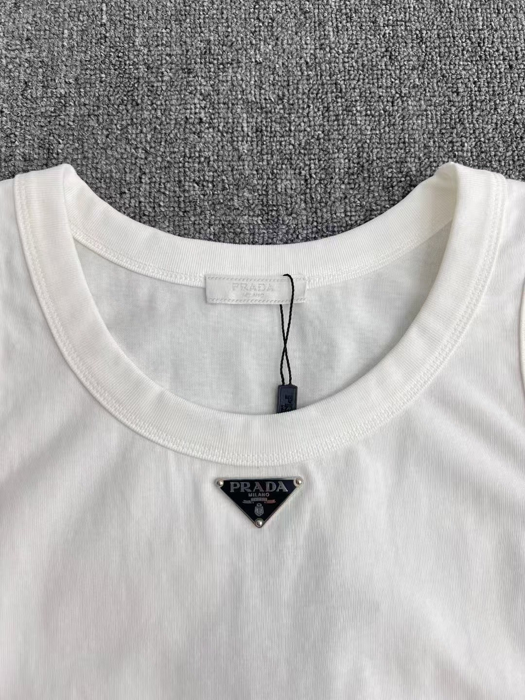 175Np16UDE Stylish T-shirt