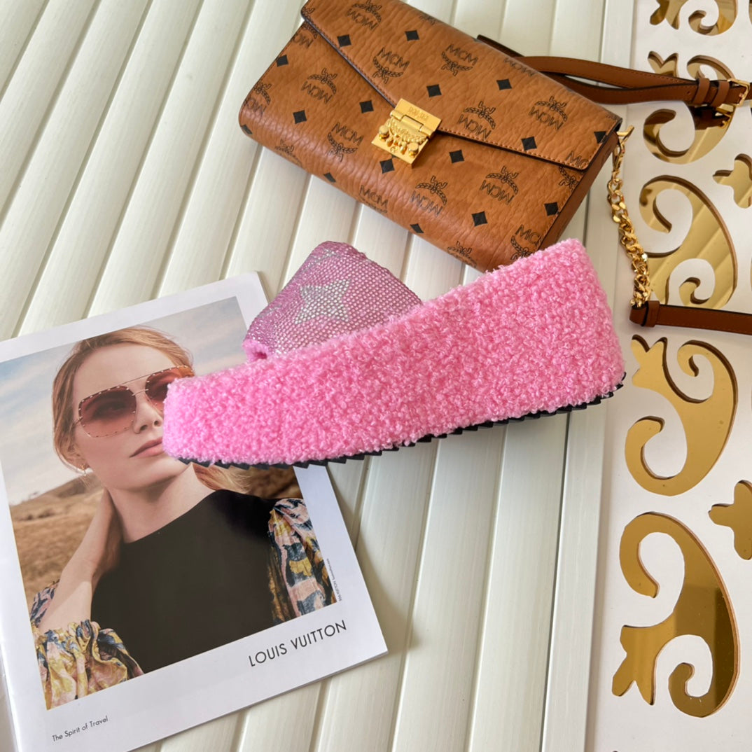 14E91ZDE Stylish Slippers