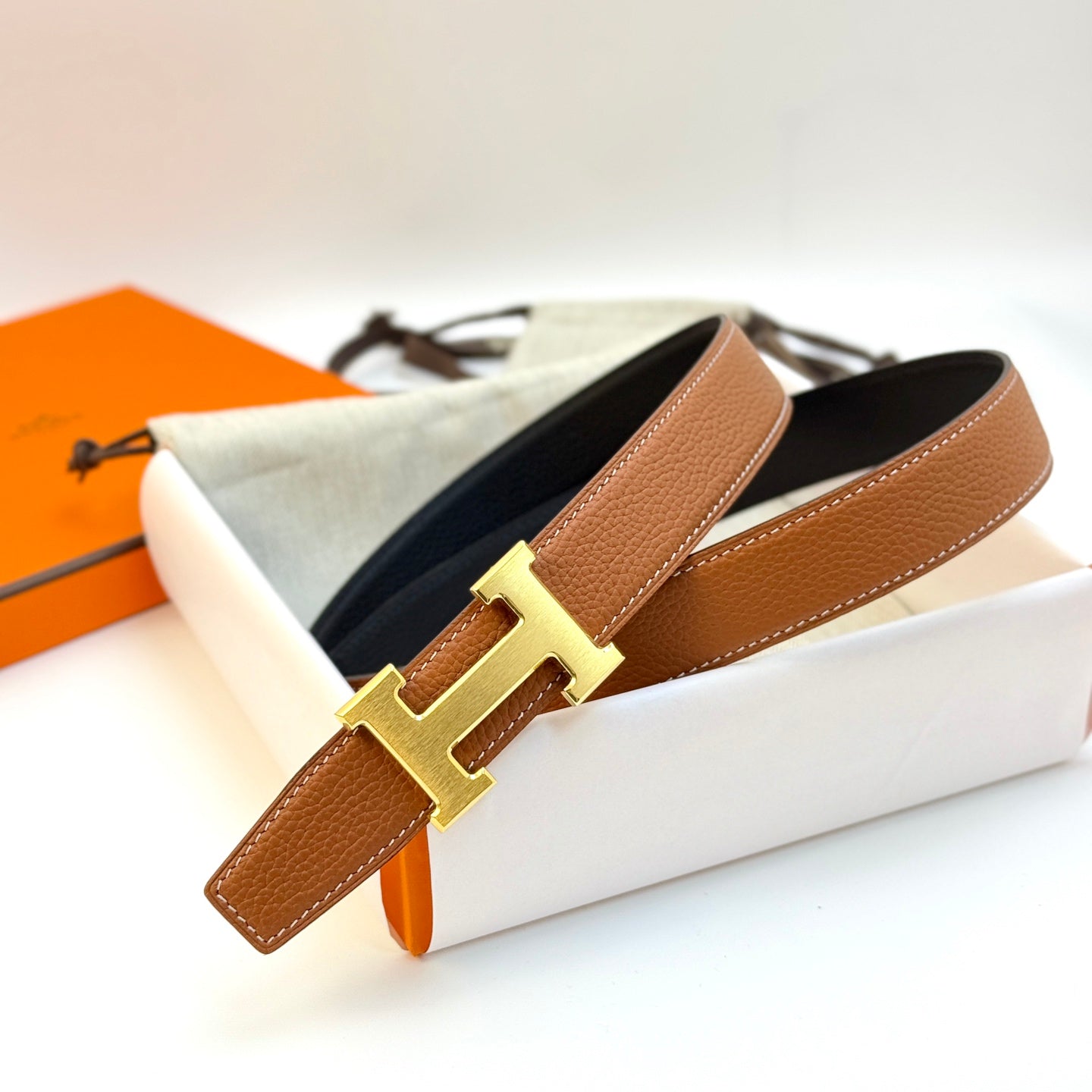 155RH234PDE Stylish  High quality belt With full package