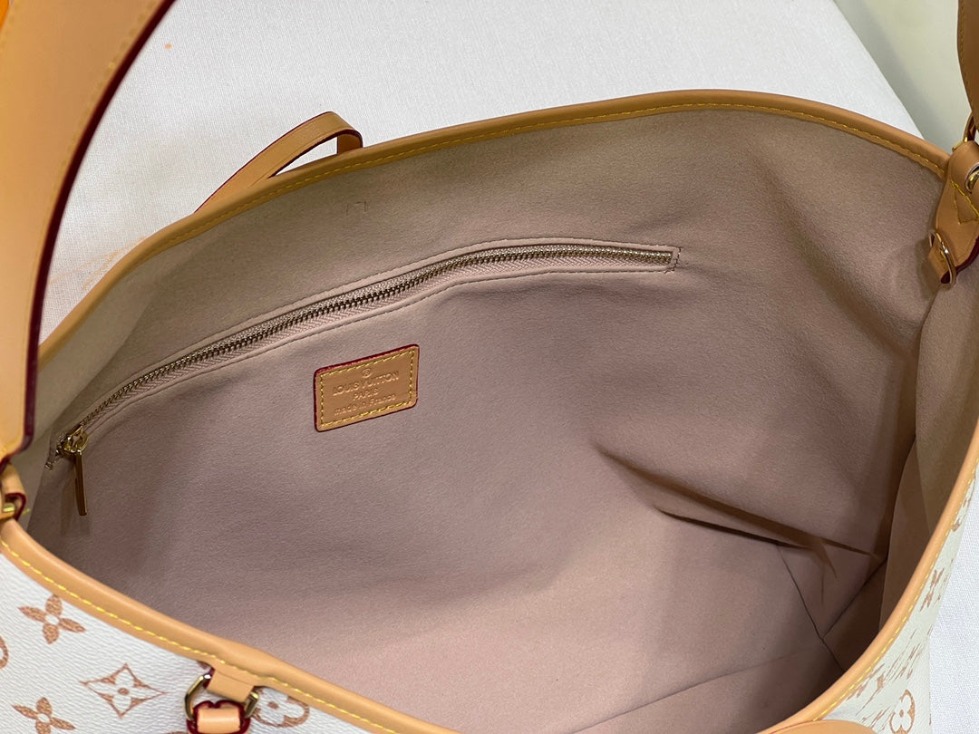 2WE46BDE Stylish leather bag