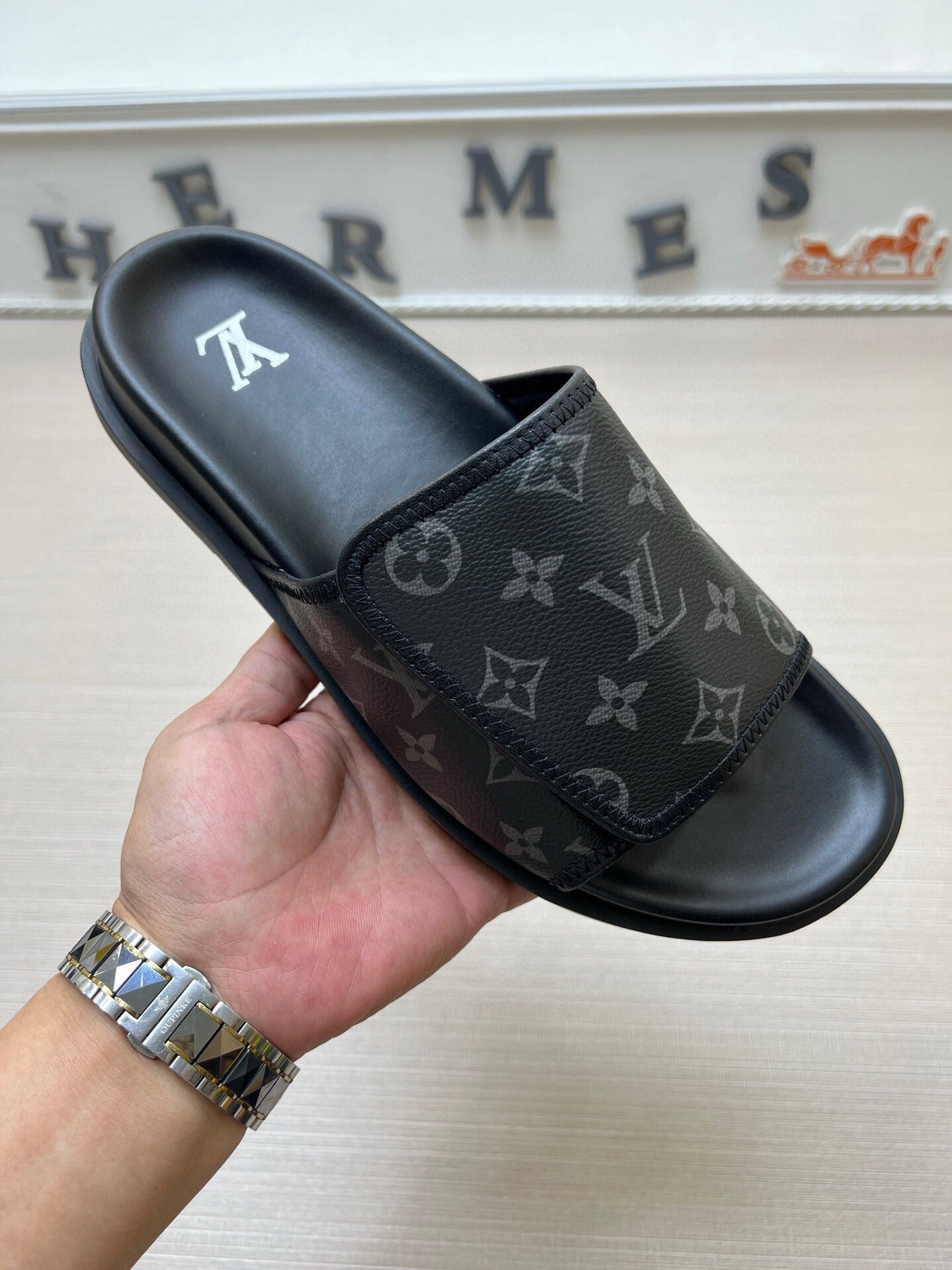 5WE245ZDE Stylish Slippers