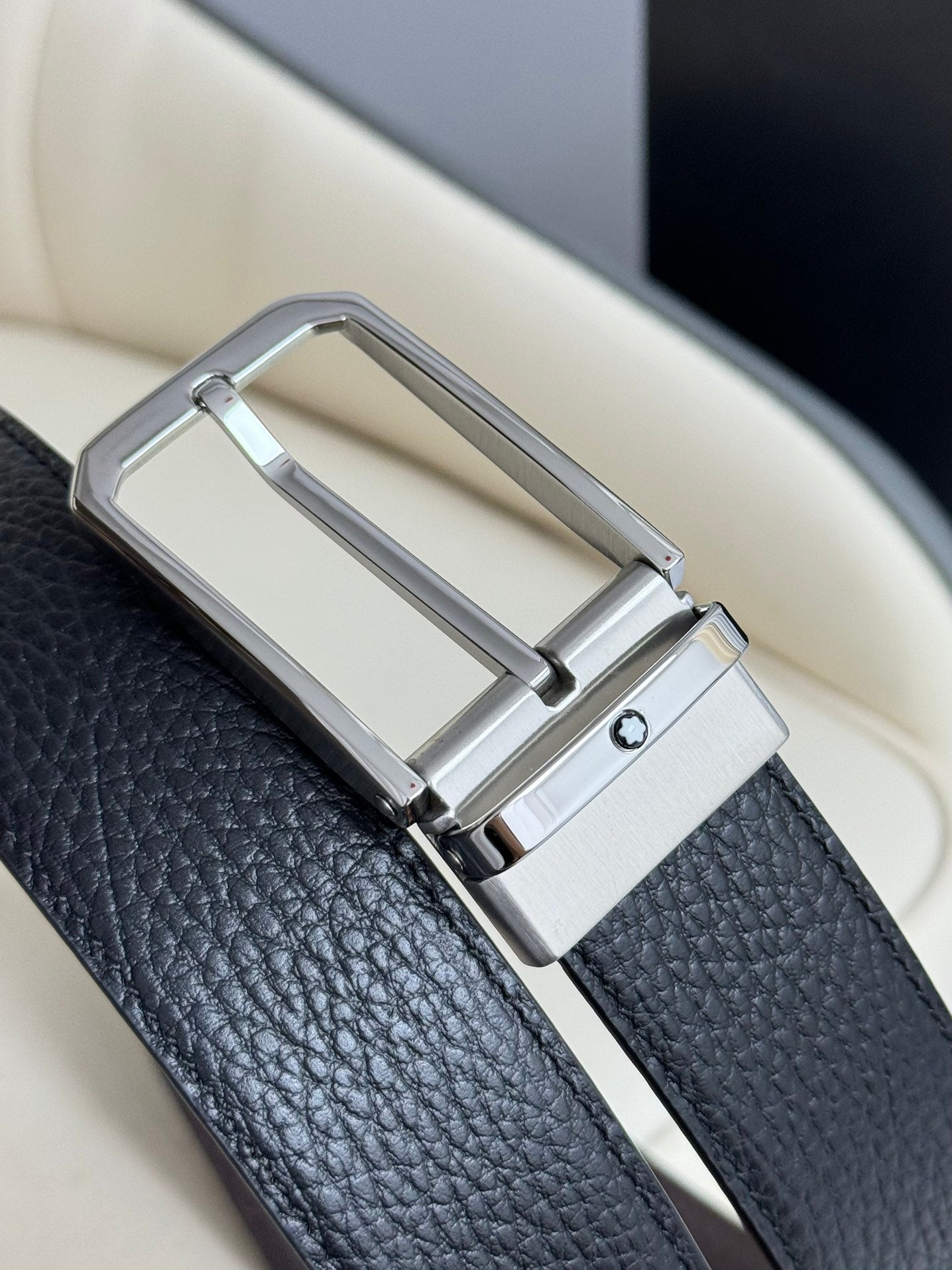 155RA237PDE Stylish  High quality belt With full package