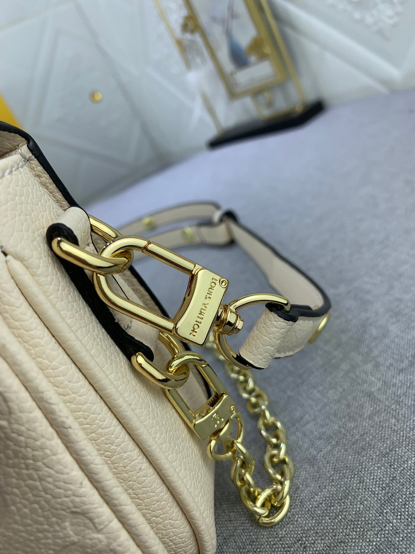 2XE43BDE Stylish leather bag 