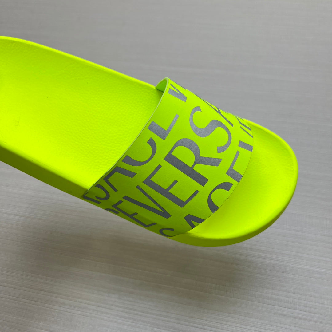 54V108ZDE Stylish slippers