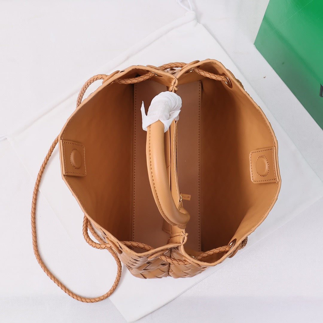 1XA81BDE Stylish leather bag