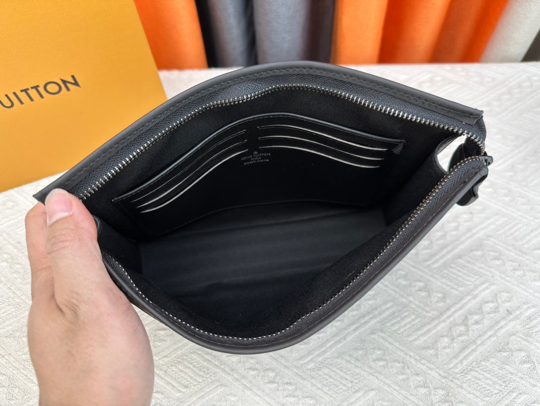 1XE396BDE Stylish leather bag