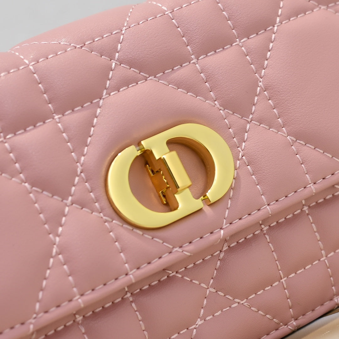 2WD2BDE Stylish leather bag