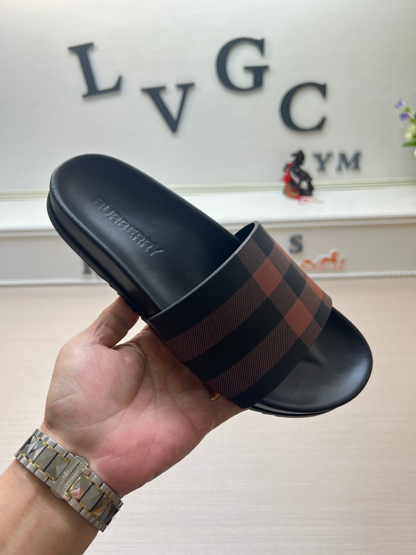 54R119ZDE Stylish slippers