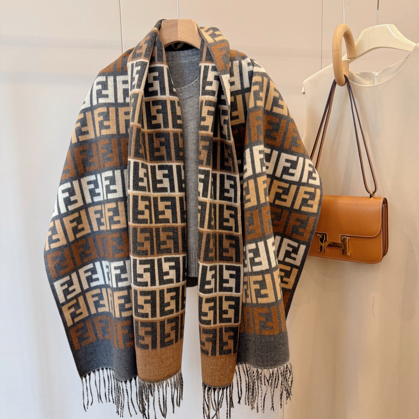 185RF65WDE Stylish Winter Scarves