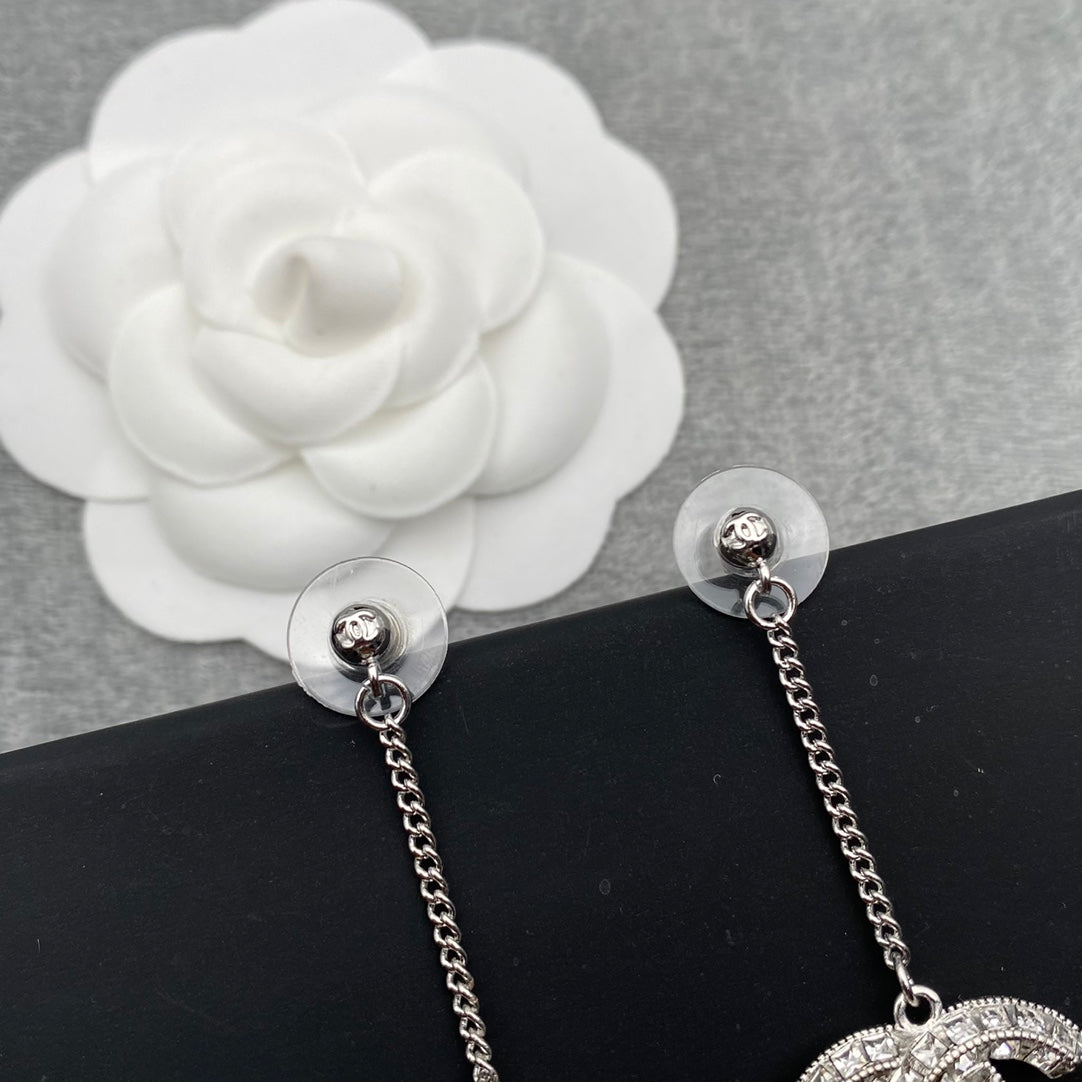 14C414EDE Stylish Earrings