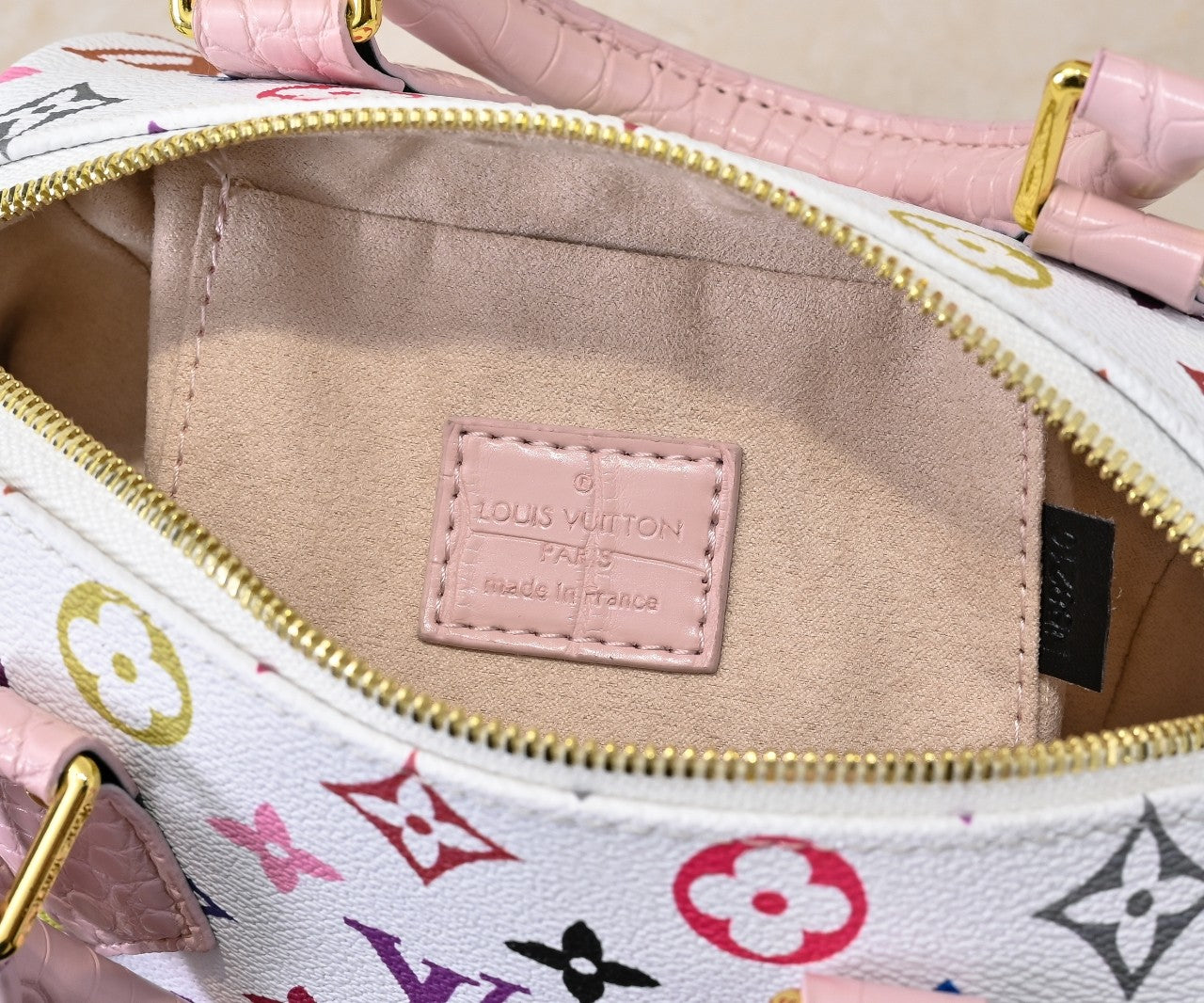155NE75BDE Stylish leather bag