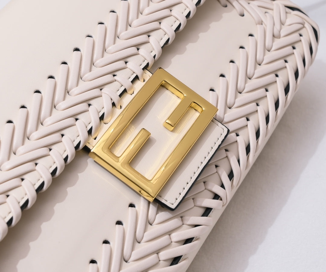 1XF94BDE Stylish leather bag 