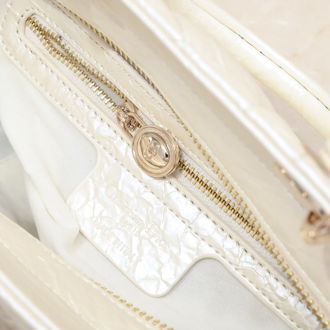 1XD438BDE Stylish leather bag