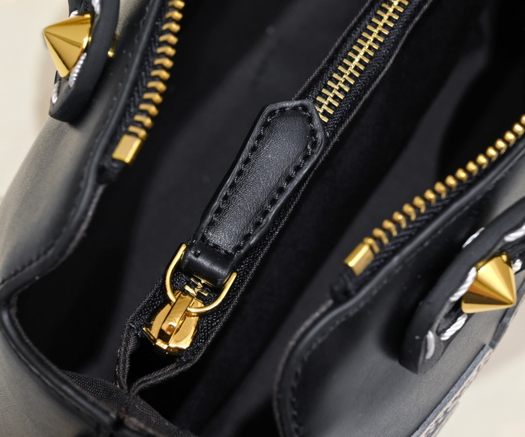 2XF131BDE Stylish leather bag 