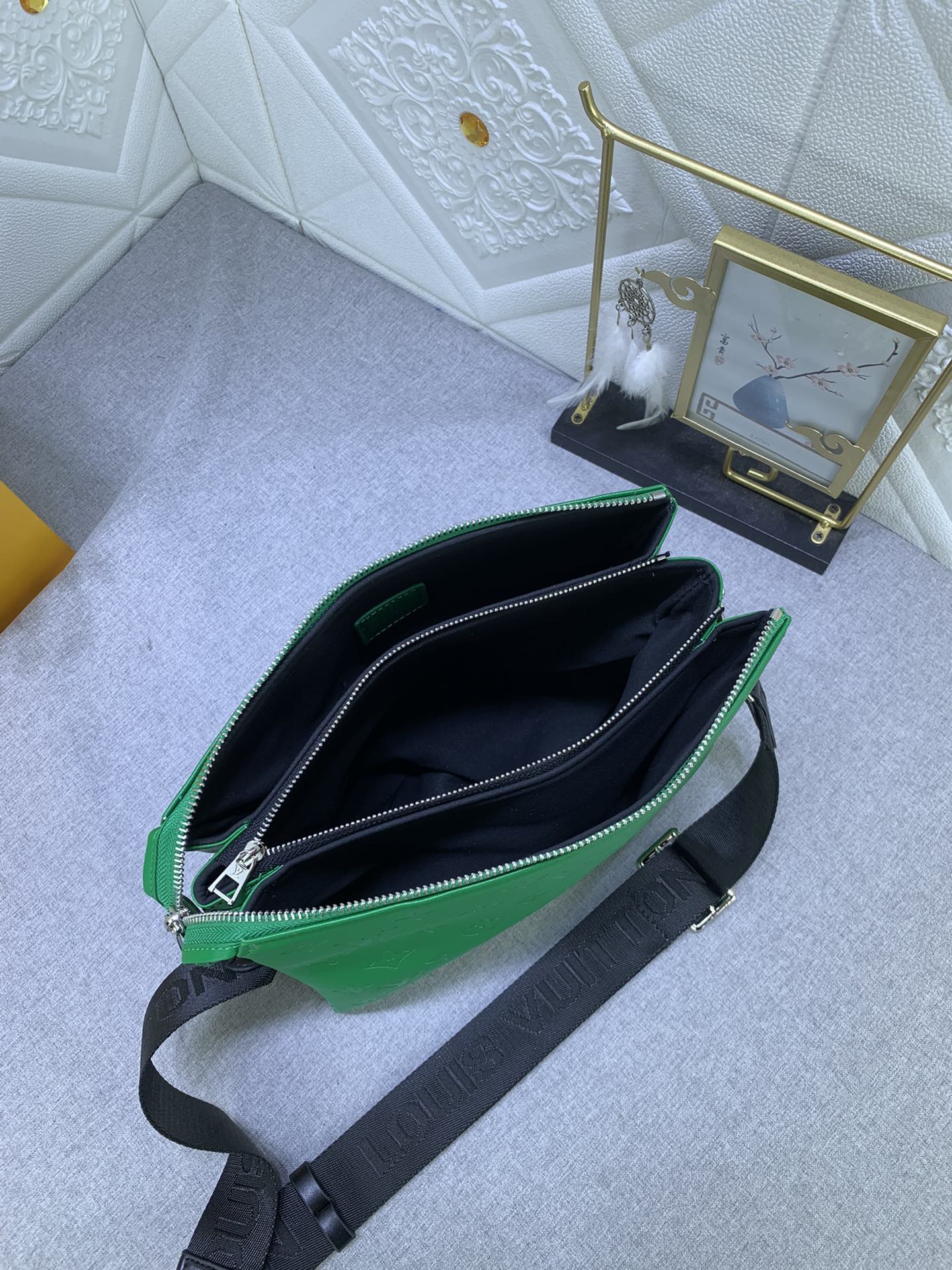 2XE40BDE Stylish leather bag 