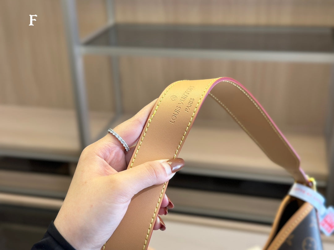 6XE136BDE Stylish leather bag 