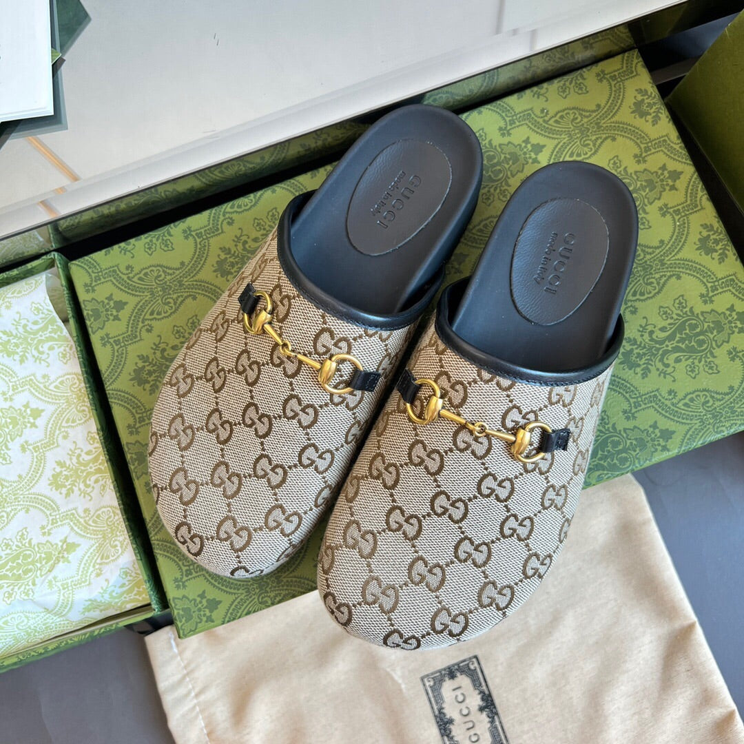 2YB26ZDE Stylish Slippers