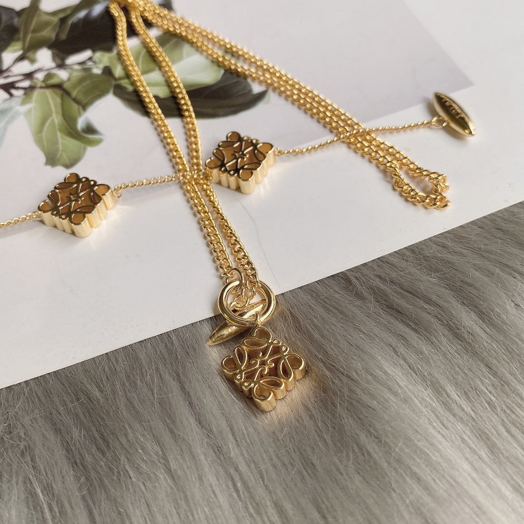 14A602XDE Stylish  Bracelets  Necklaces