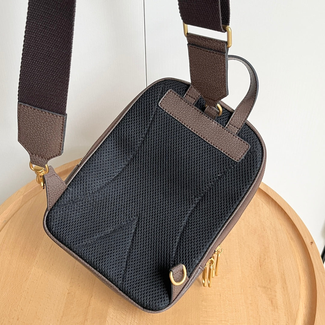 175NB111BDE Stylish leather bag