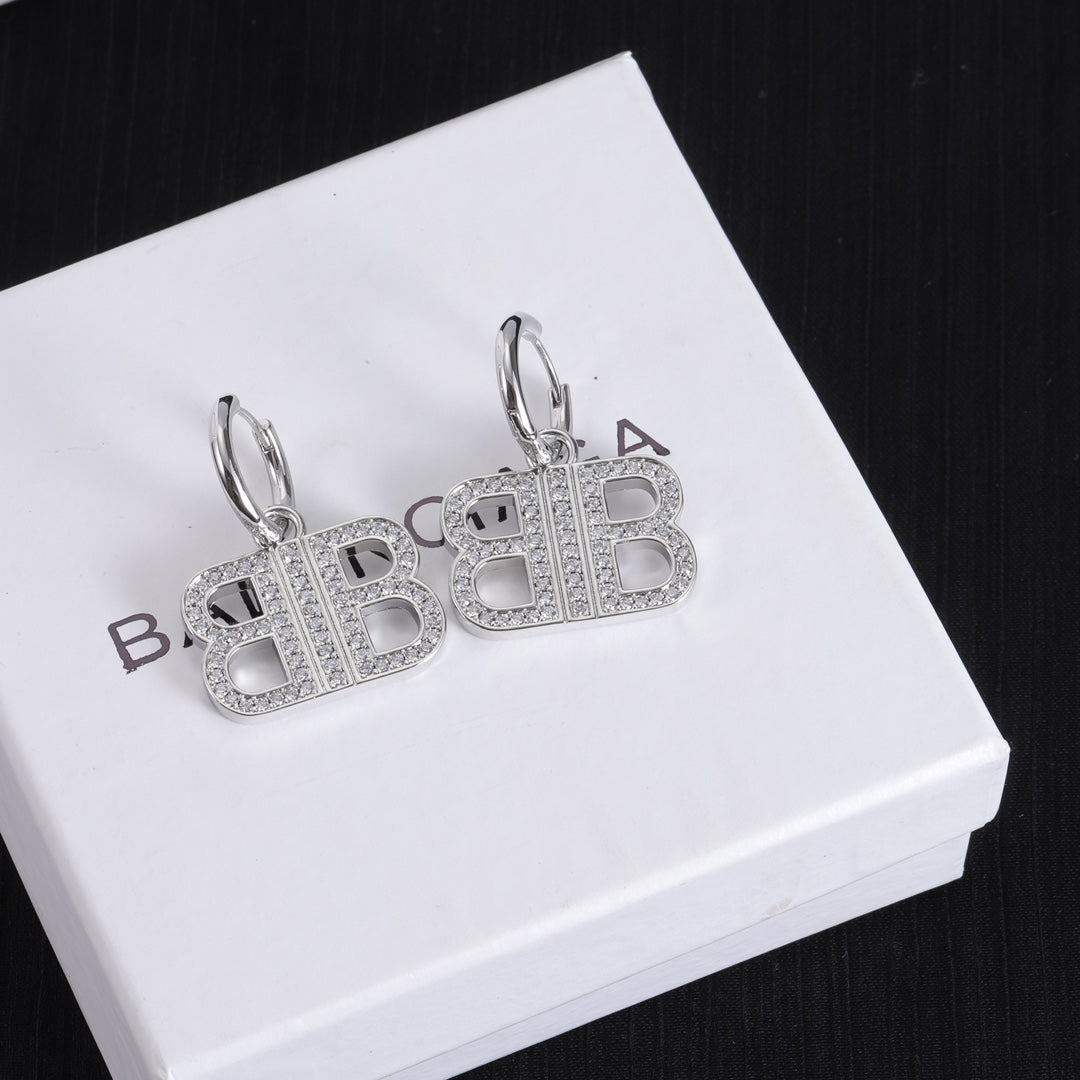 14J131EDE Stylish Earrings