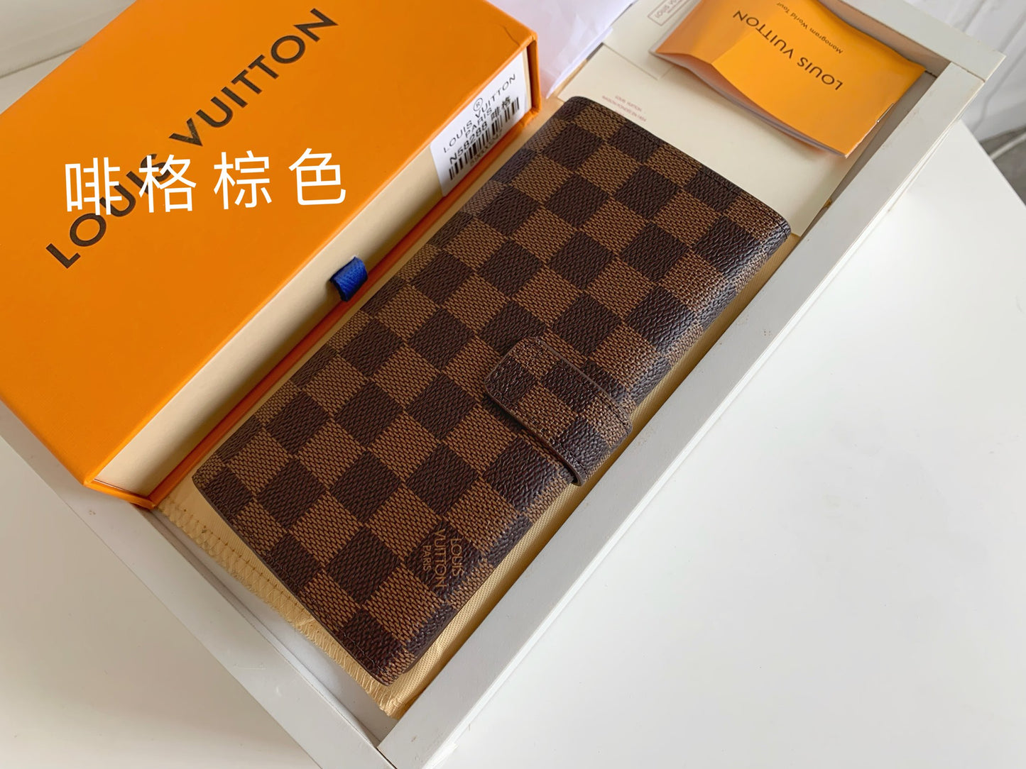 1XE73BDE Stylish leather wallets with package