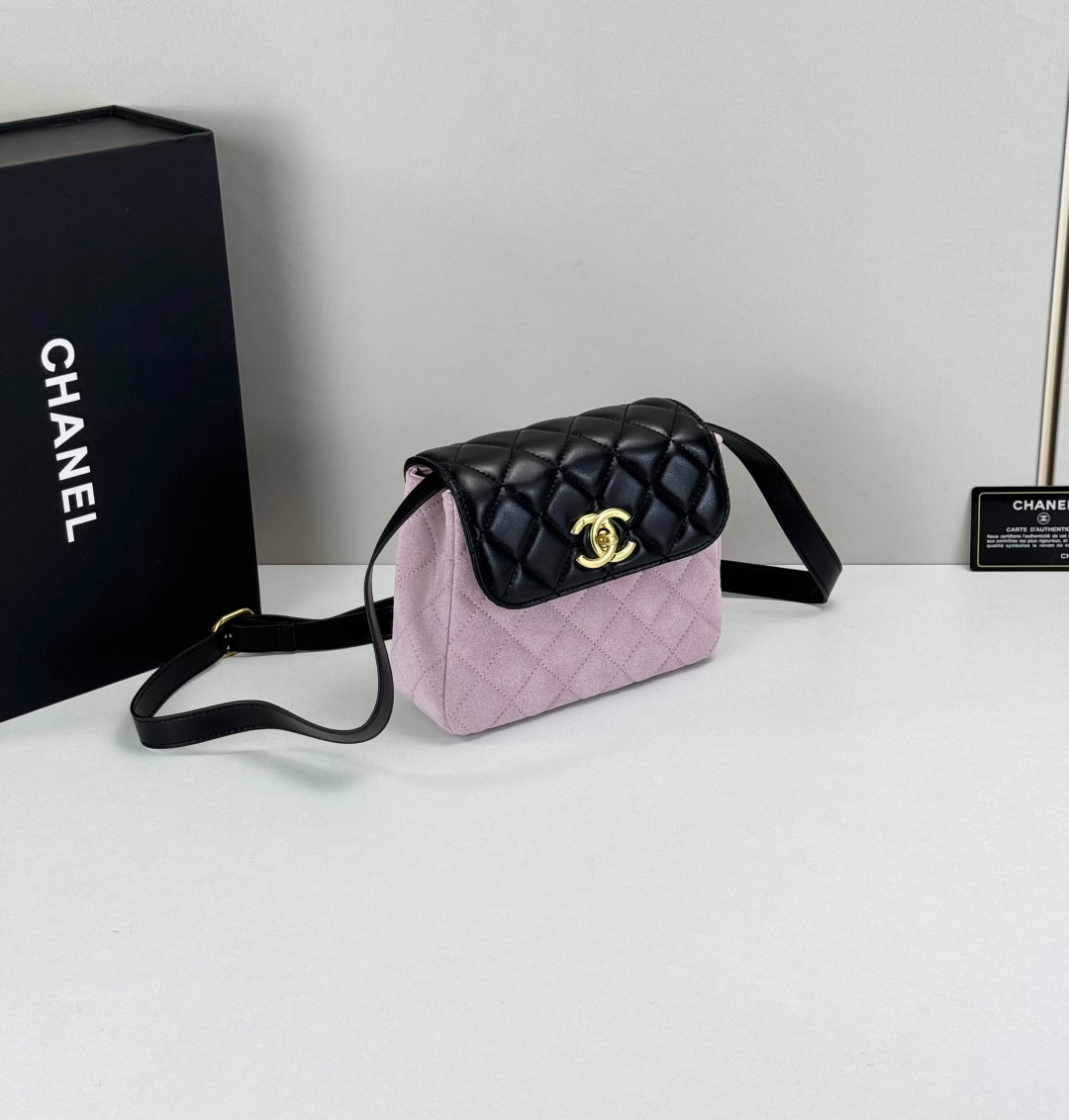 15RC62BDE Stylish leather bag