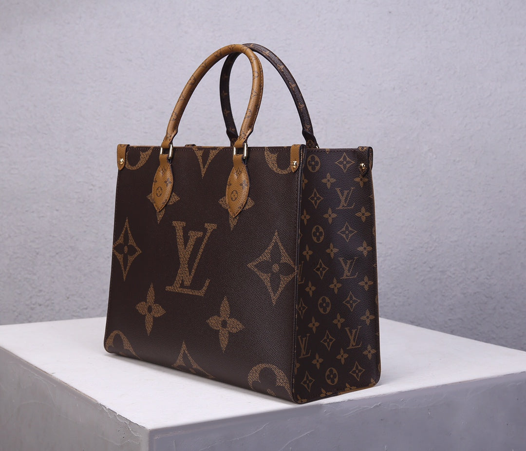 1XE65BDE Stylish leather bag 