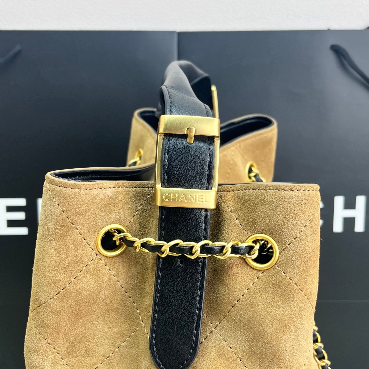 175RC1BDE Stylish leather bag
