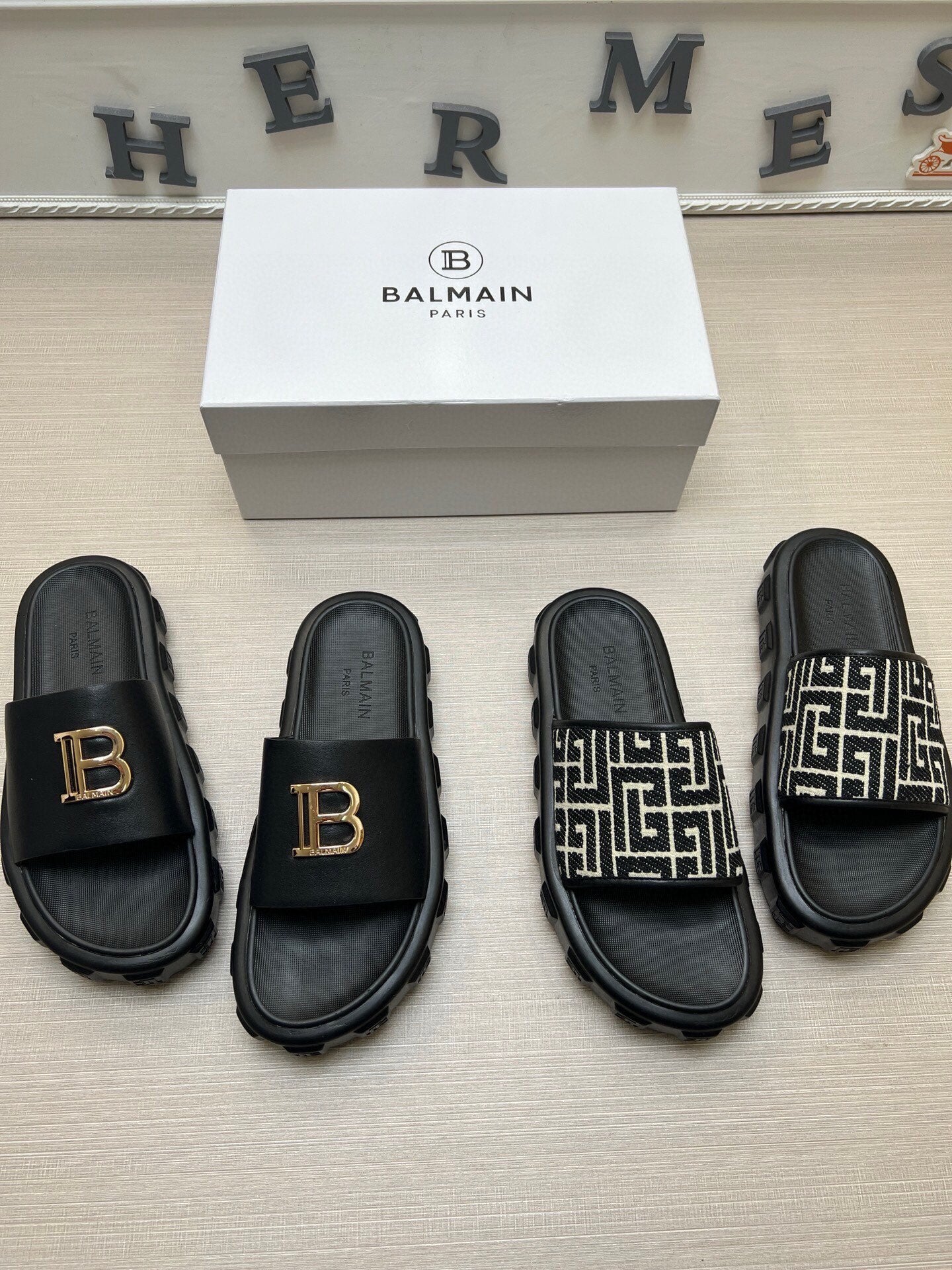 54A21ZDE Stylish slippers