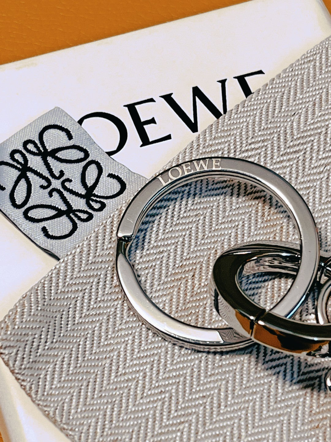 14A13ADE Stylish key closure