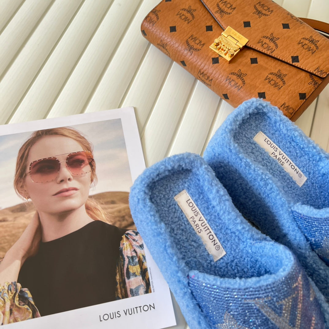 14E91ZDE Stylish Slippers