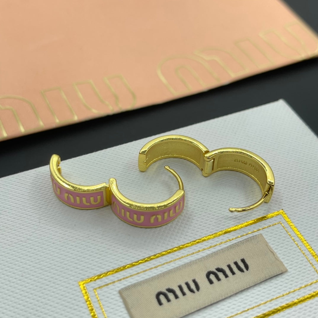 14A520EDE Stylish Earrings