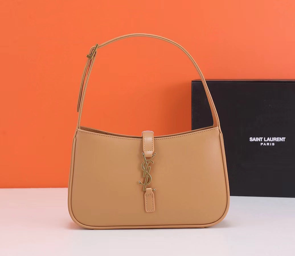 4XSL29BDE Stylish leather bag 