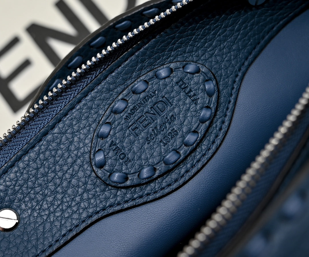 1WF109BDE Stylish leather bag