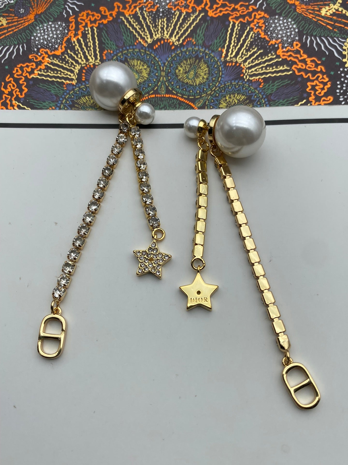 1ND219EDE Stylish Earrings