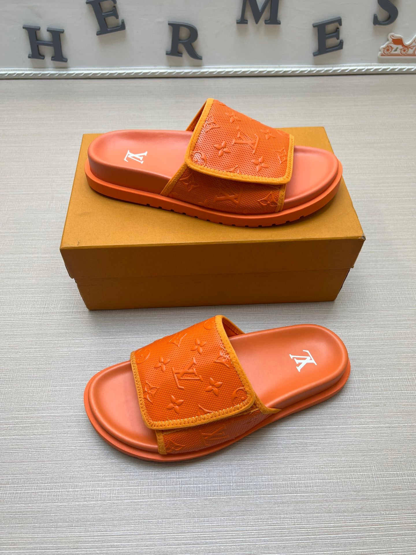 54E112ZDE Stylish slippers