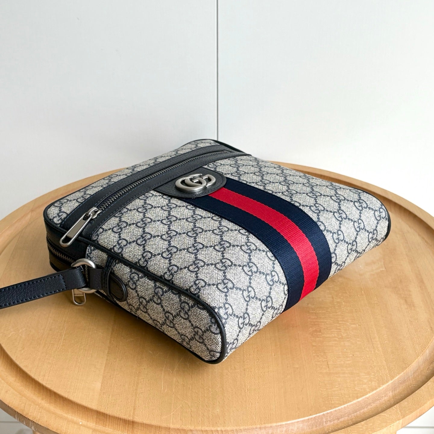 15RB43BDE Stylish leather bag