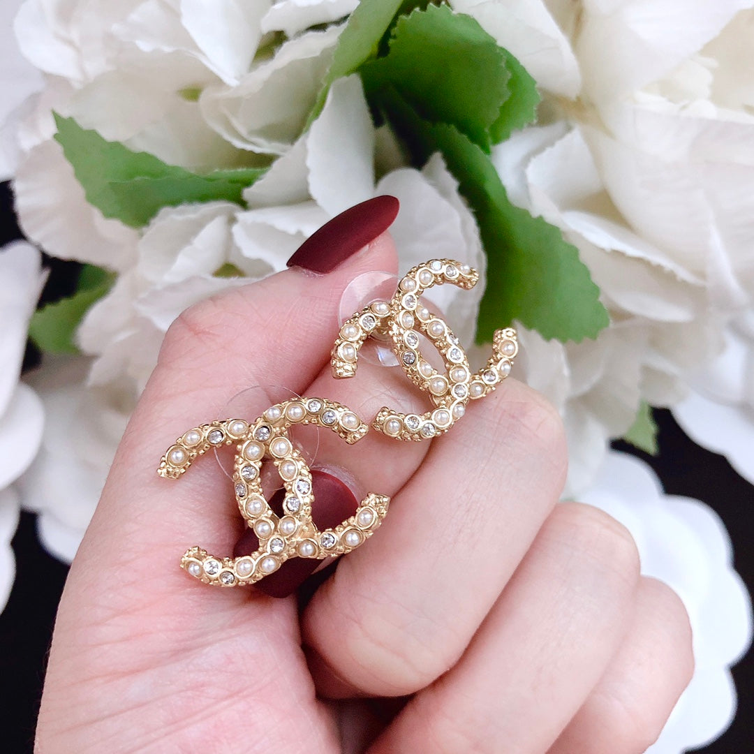 14C90EDE Stylish Earrings