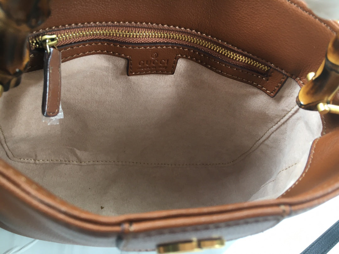 15RB117BDE Stylish leather bag