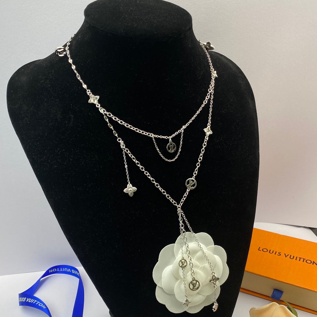 1NE186XDE Stylish Necklaces