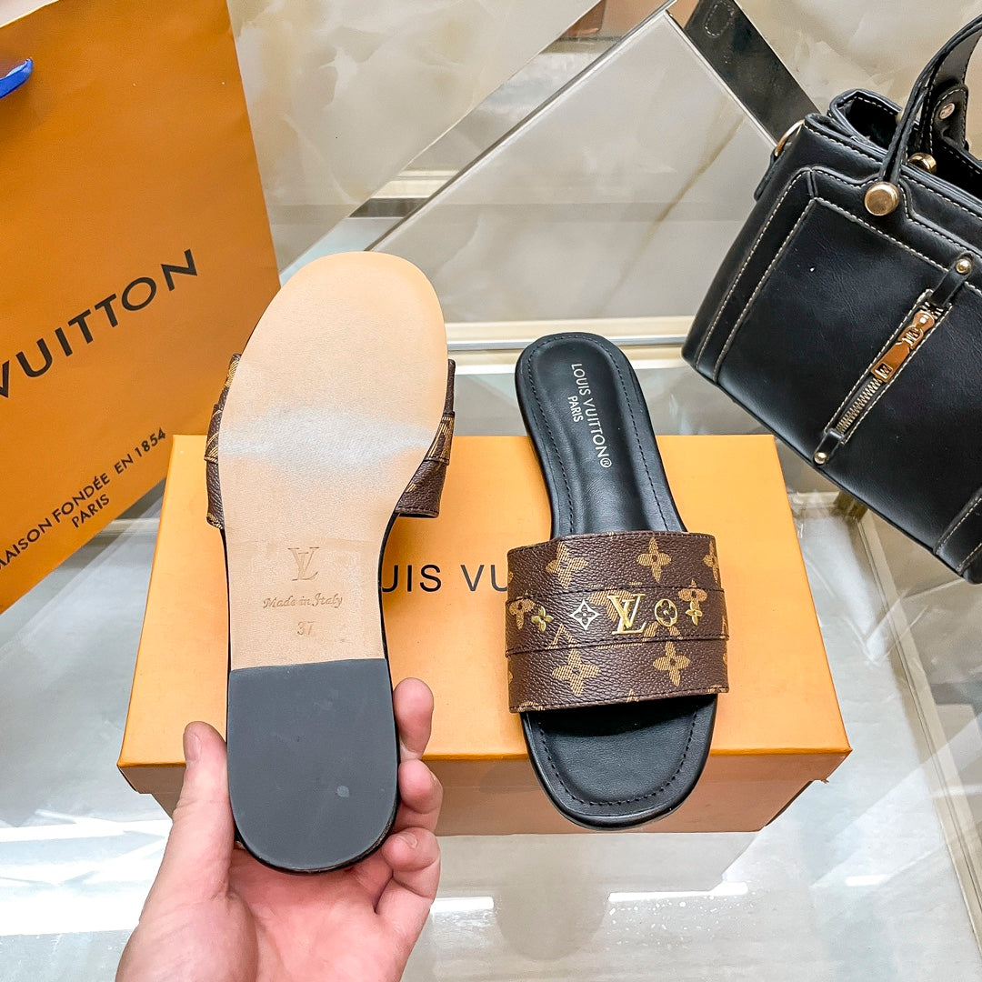 14E96ZDE Stylish Slippers