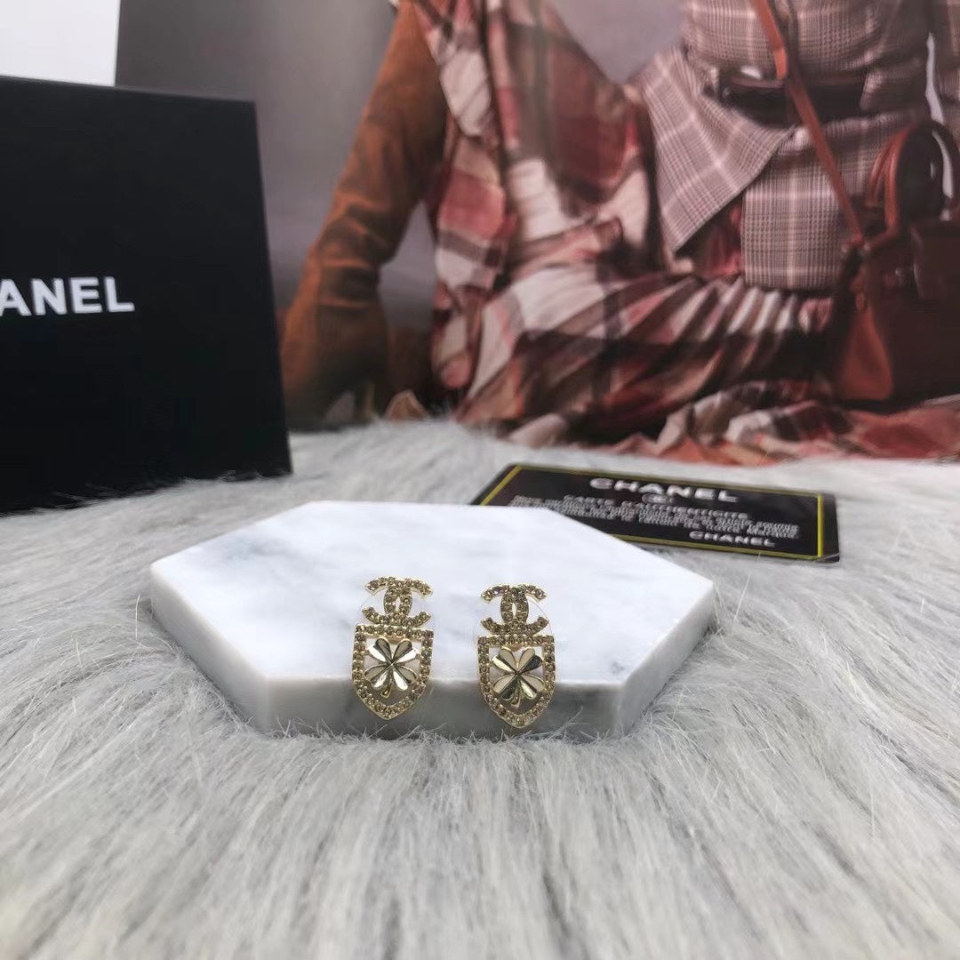 14C74EDE Stylish Earrings