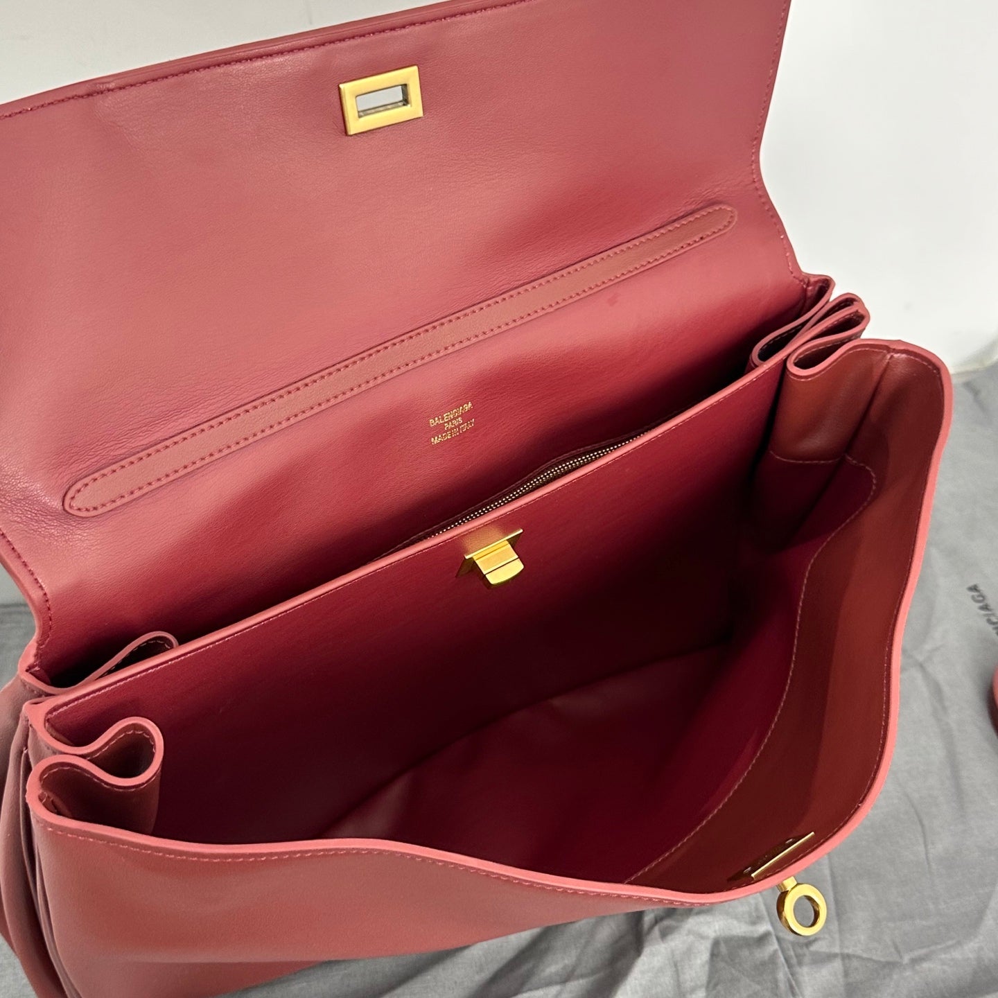 155NJ56BDE Stylish leather bag