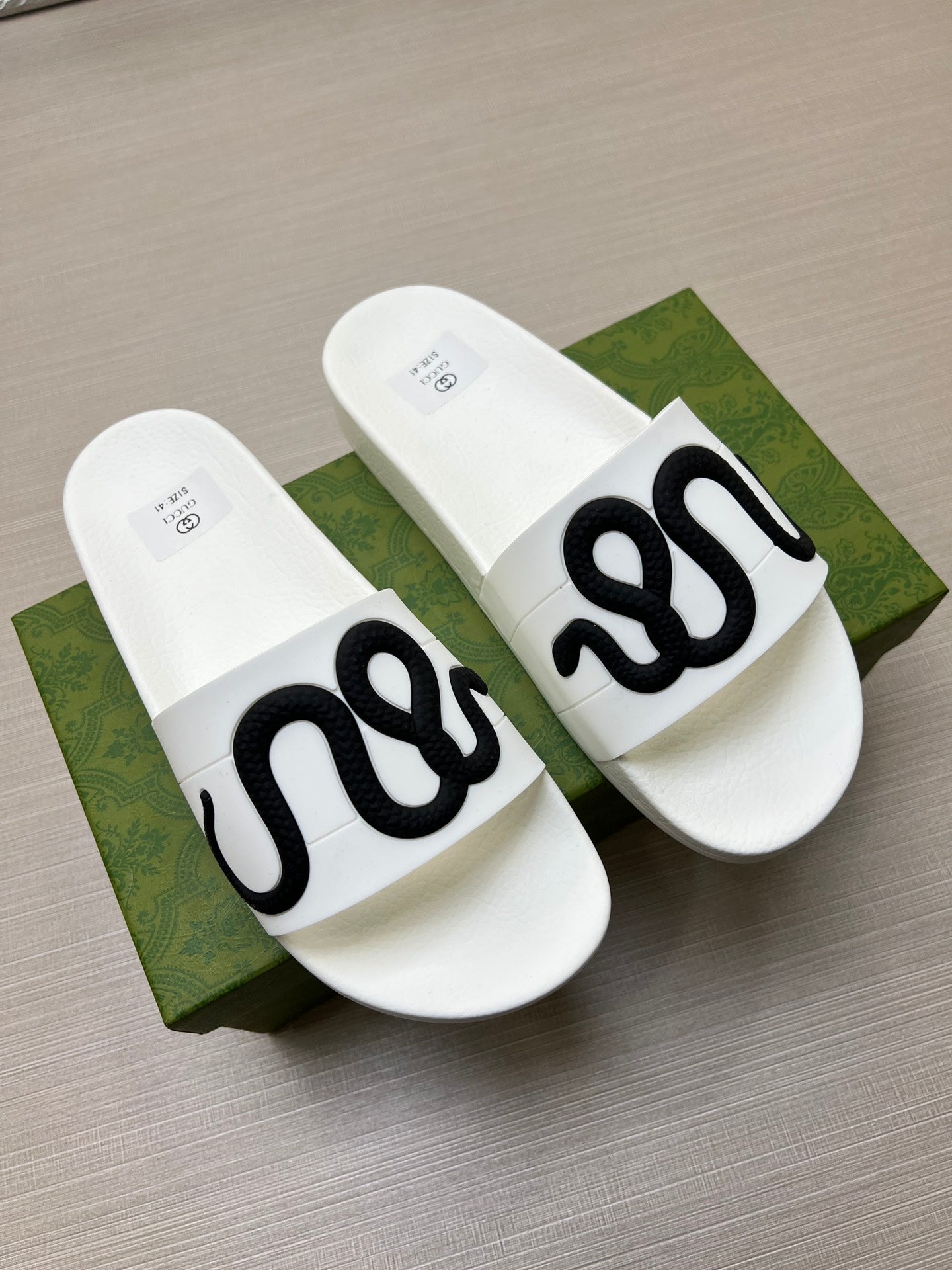 5LB217ZDE Stylish Slippers